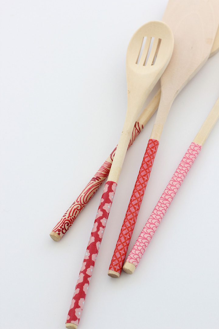 DIY Fabric covered wooden spoons | alice & lois