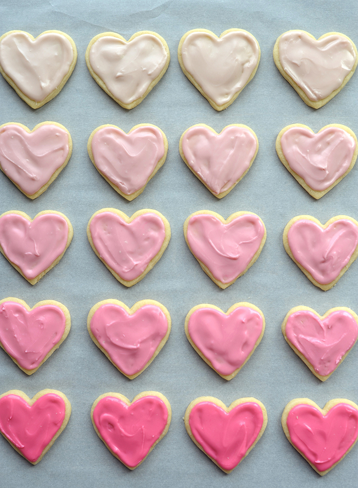 heart shaped valentine sugar cookies