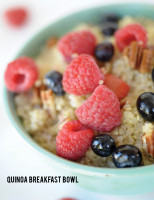 Healthy Quinoa Breakfast Bowl