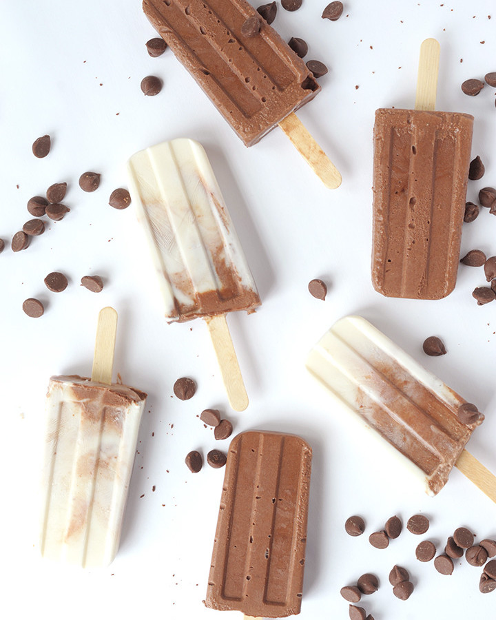 Loving these chocolate and vanilla popsicles from aliceandlois.com