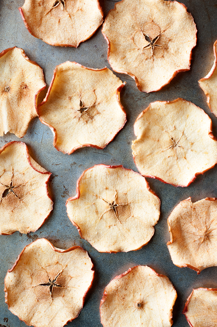 Try these healthy homemade baked apple chips. They make the perfect snack for kids.