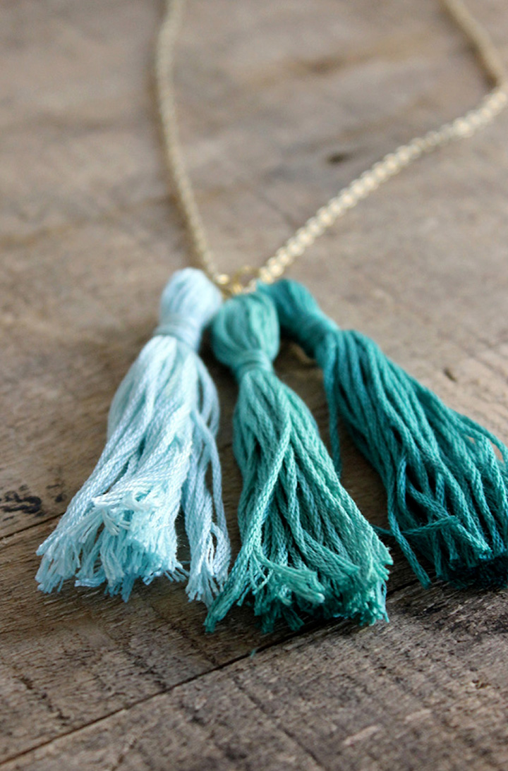20 simple DIY gift ideas like this tassel necklace