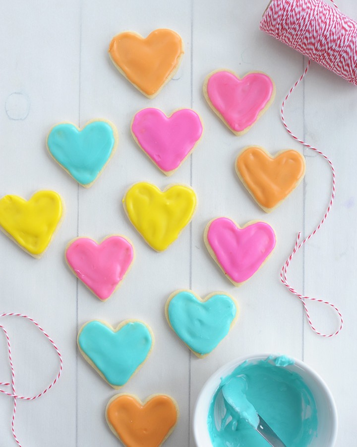 Such a fun idea for Valentine's Day – make these mini heart Valentine Sugar Cookies.