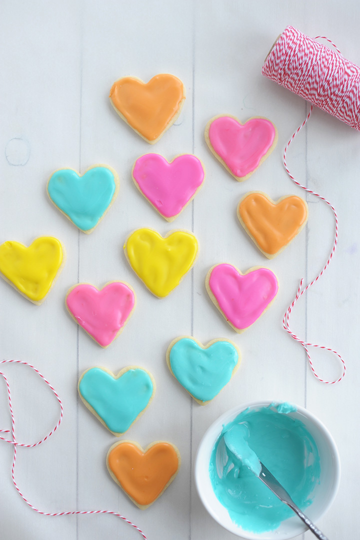 Such a fun idea for Valentine's Day – make these mini heart Valentine Sugar Cookies. 