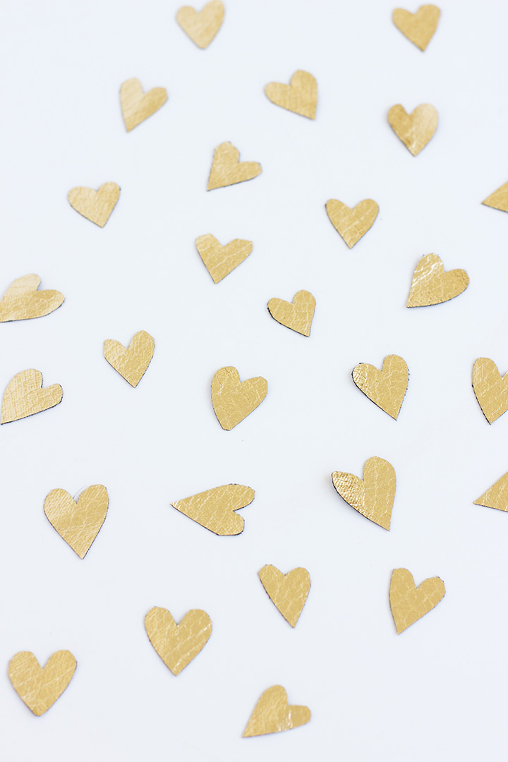 Simple Gold Heart Valentine Garland