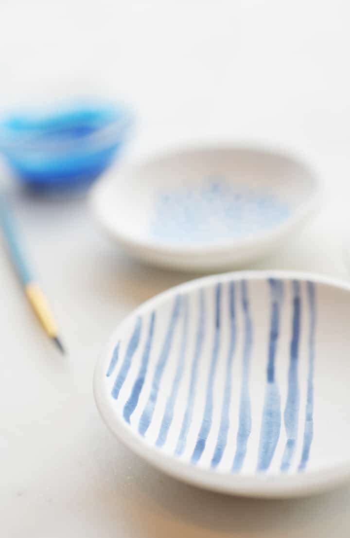 Click here for a detailed tutorial for the air dry clay bowls.