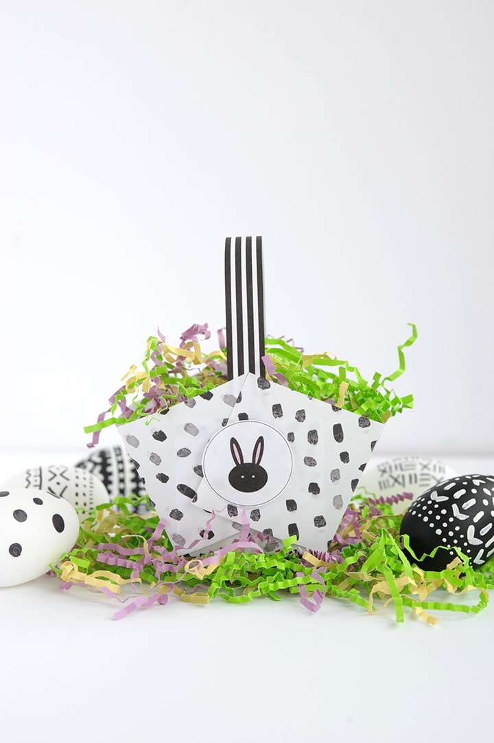 Modern DIY Paper Easter Baskets with Free Printable. Make these cute baskets in just five minutes!