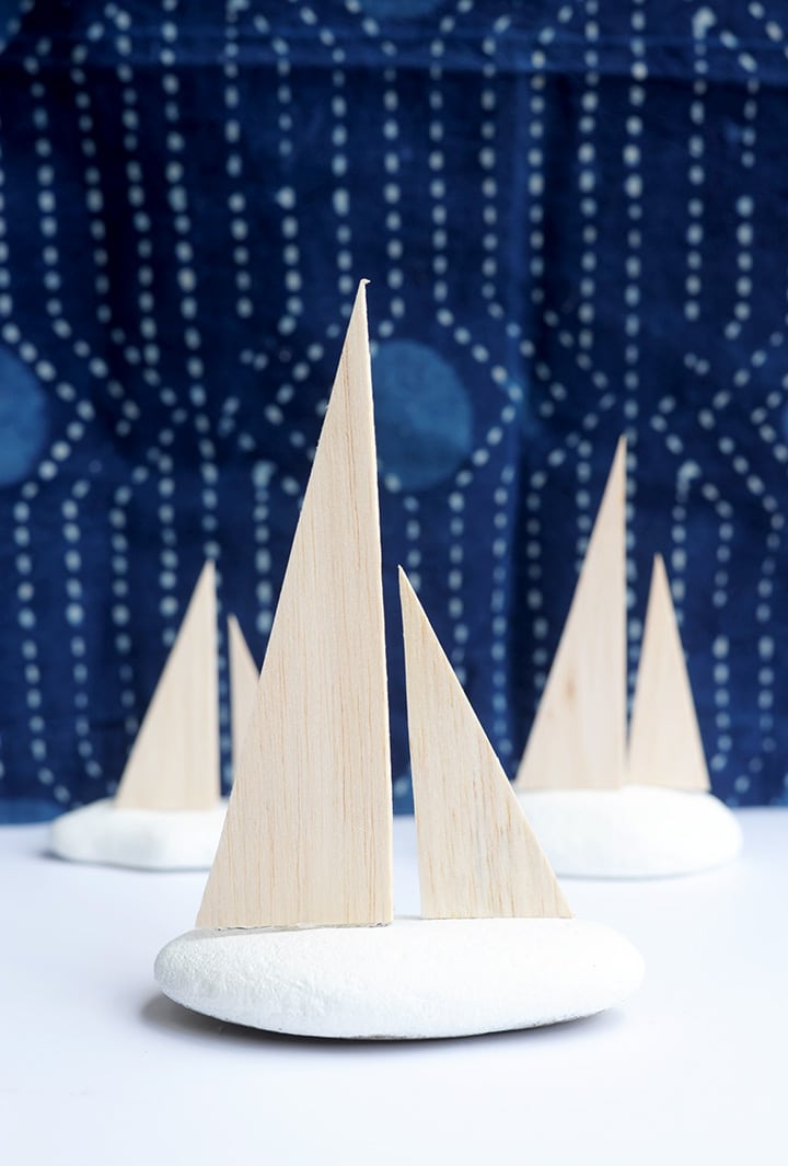 Make this DIY Modern Decorative Sailboat in four easy steps!