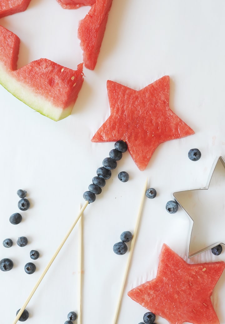 Make these fun Fourth of July Watermelon Wands for the kids this July 4!