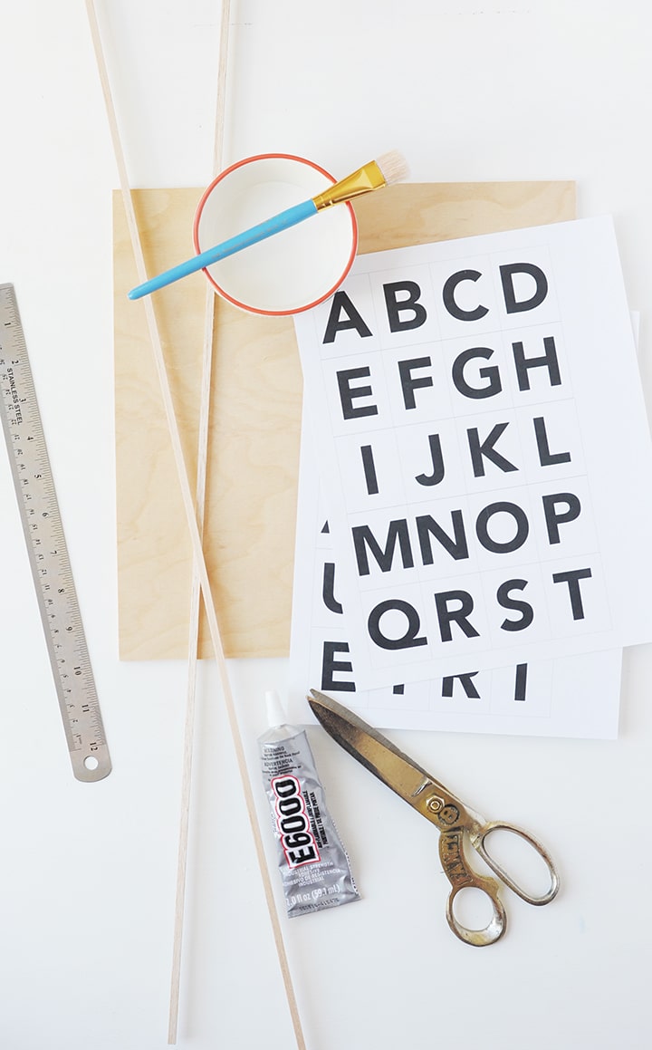 Make this simple and sophisticated DIY Modern Message Board!