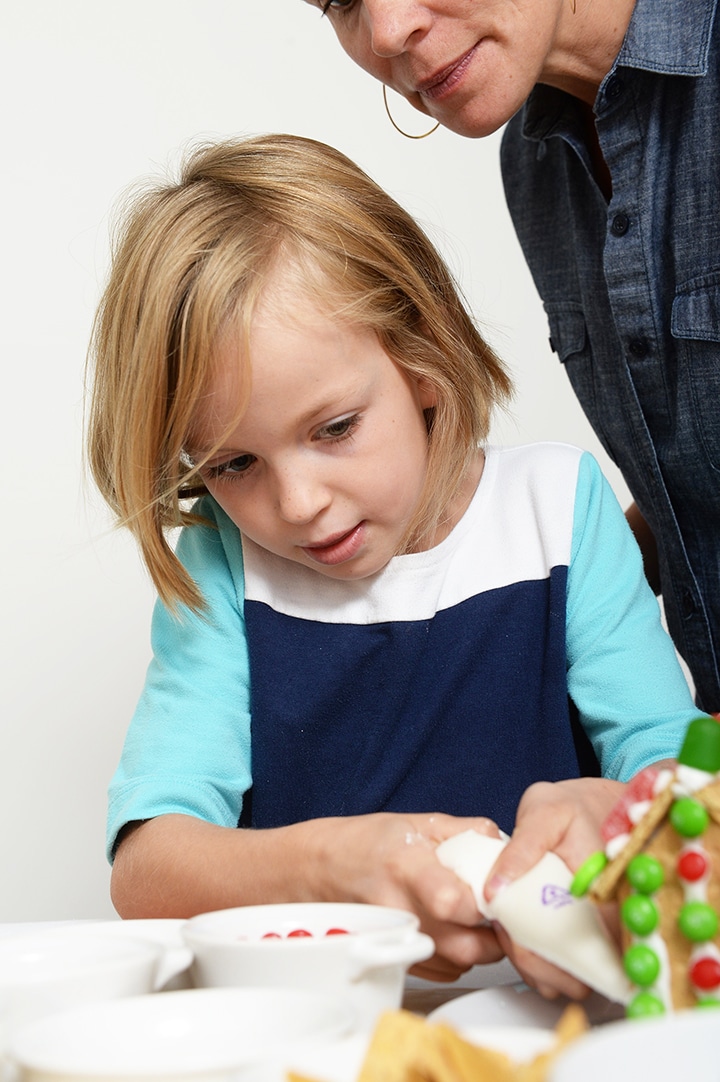 DIY Graham Cracker Gingerbread Houses