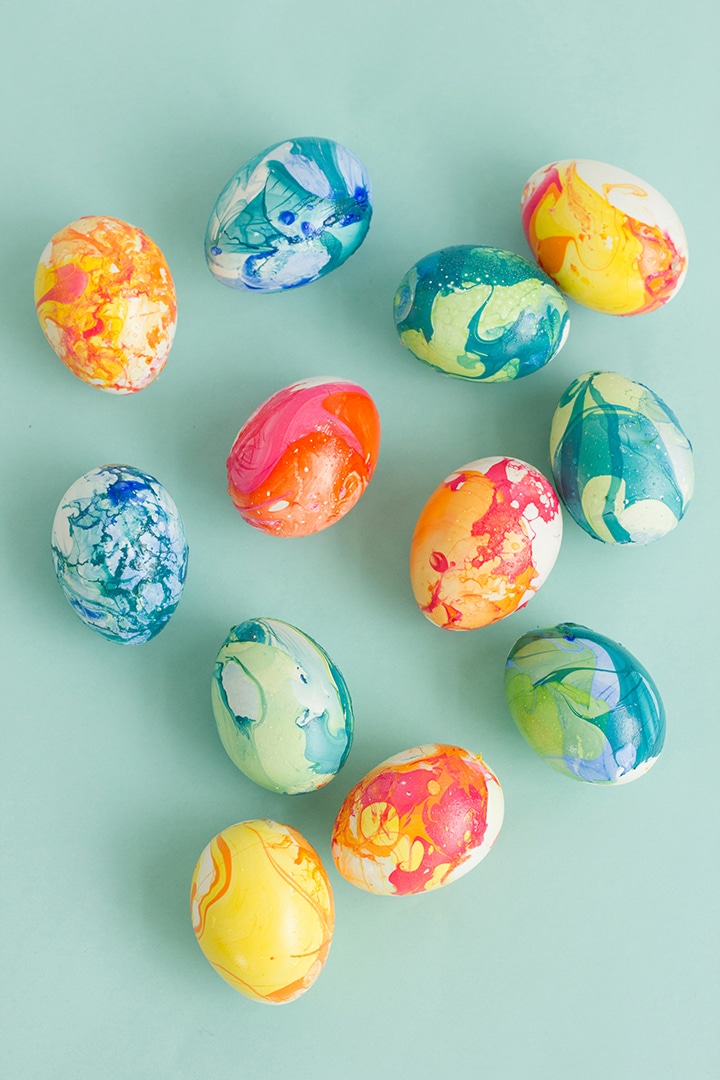 DIY Colorful Marbled Easter Eggs