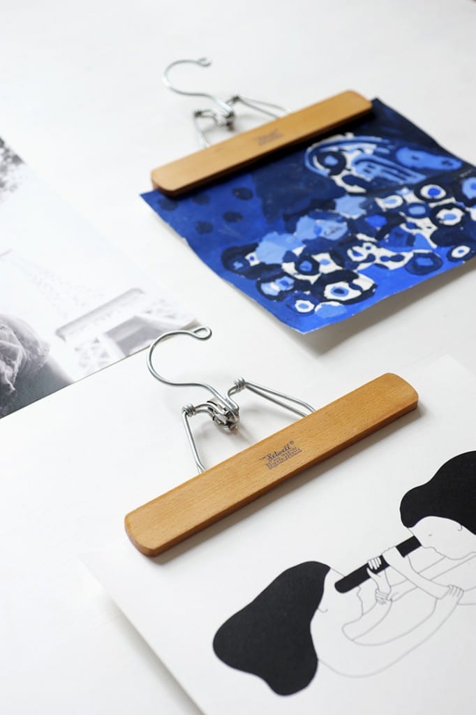 Easy Does It Simple Art Hangers Alice and Lois