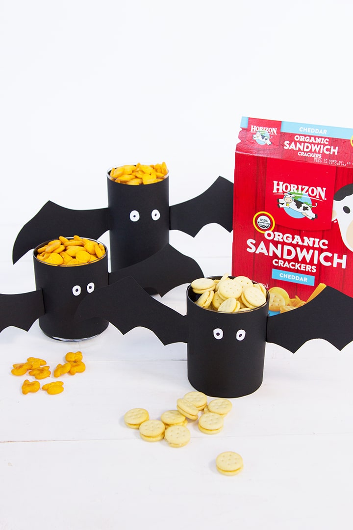 DIY Halloween Paper Bat Snack Cups