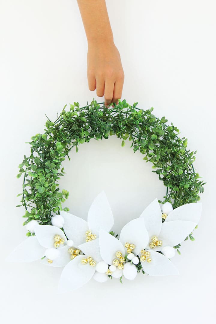 DIY Felt and Jingle Bells Wreath