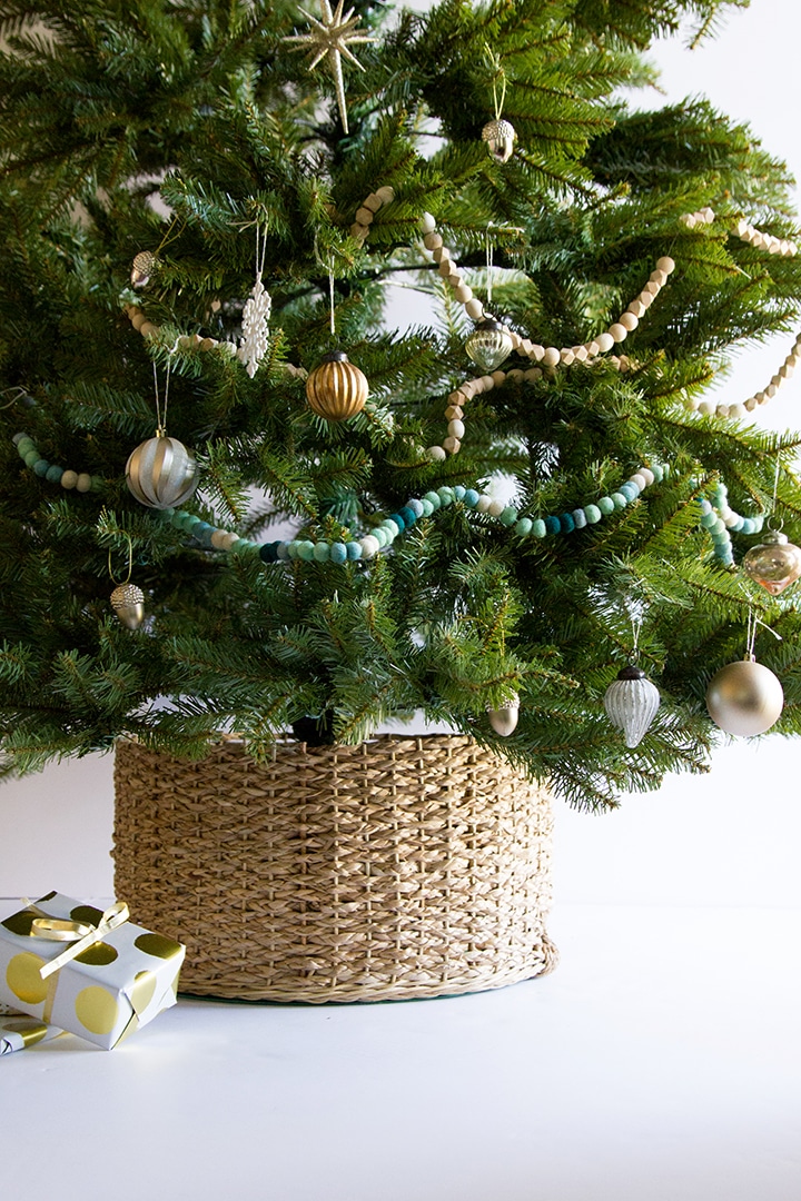 DIY Christmas Tree Basket Collar