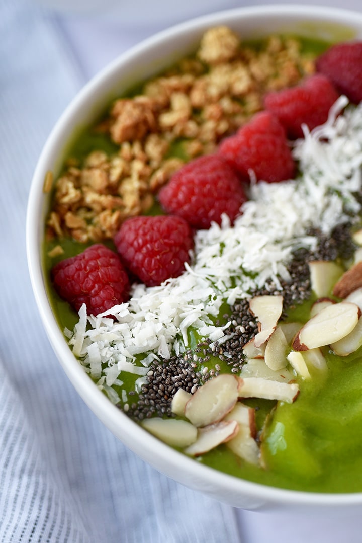 Start your morning off right with our Green Smoothie Bowl Recipe!
