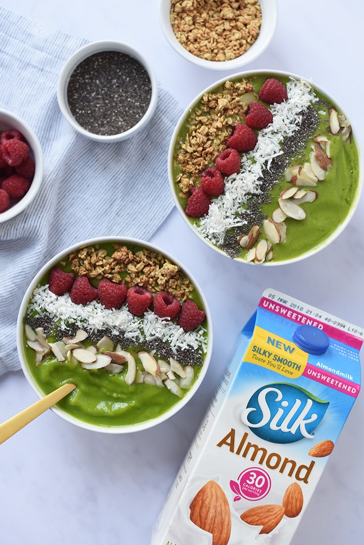 Start your morning off right with this Green Smoothie Bowl Recipe!