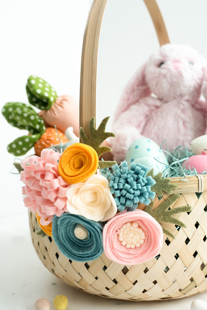 Make this beautiful spring DIY Felt Flower Easter Basket