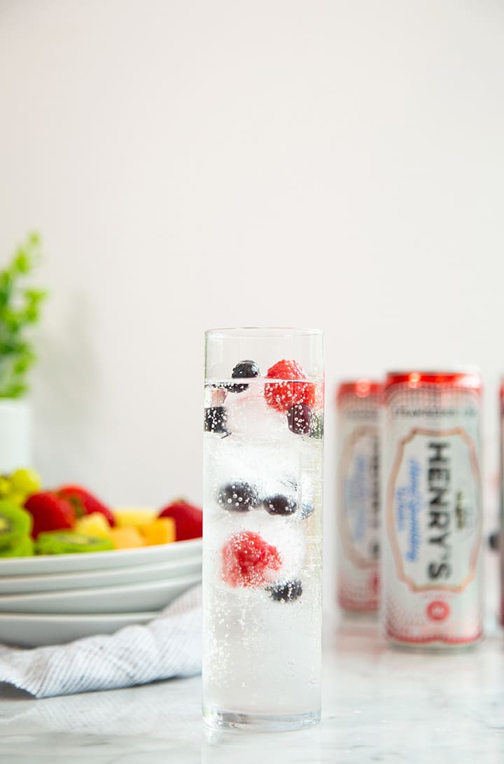 Partnered with #pintsandplates to share summer entertaining ideas! “INTENDED FOR 21+”