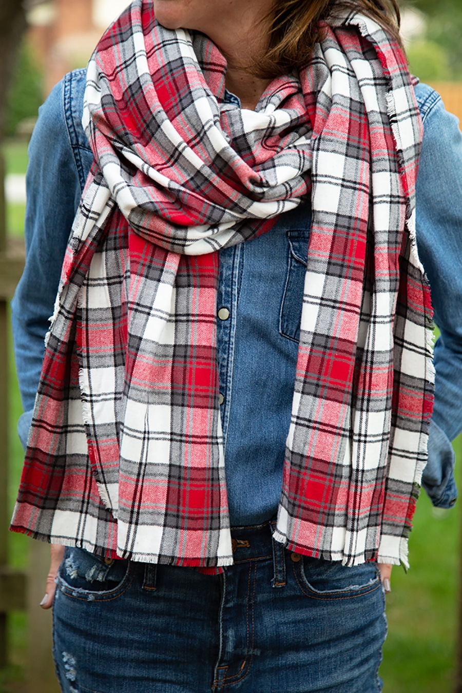 How to Make a DIY No-Sew Blanket Scarf (Plus How to Wear a Blanket