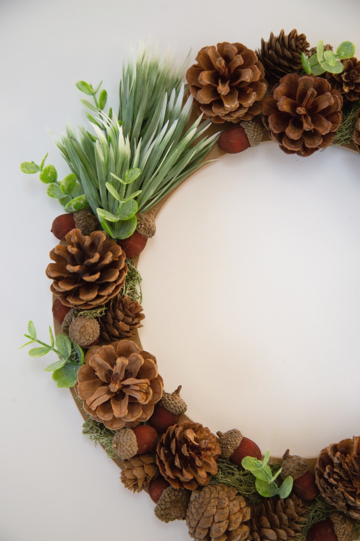 DIY Pinecone and Acorn Wreath