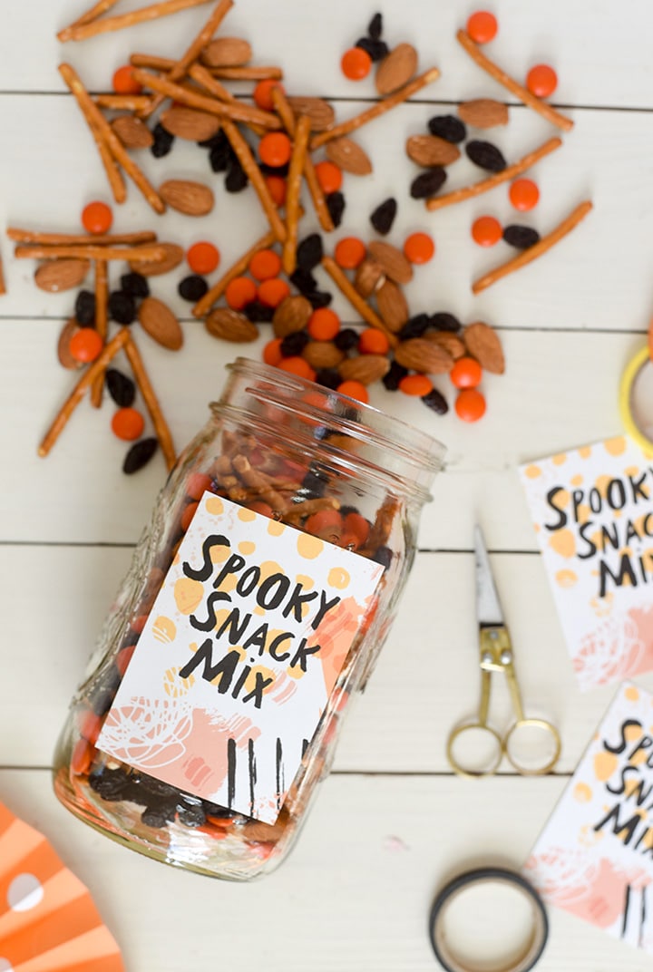 Halloween Snack Mix recipe and free printable label