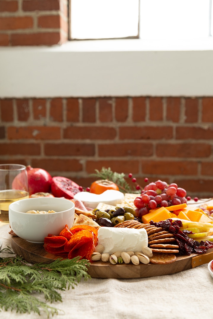 How to build a simple holiday cheese board