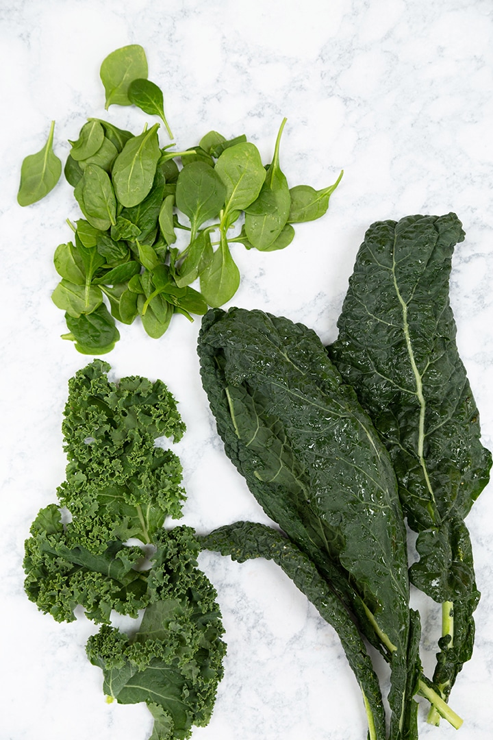 kale and spinach for green smoothie ice cubes