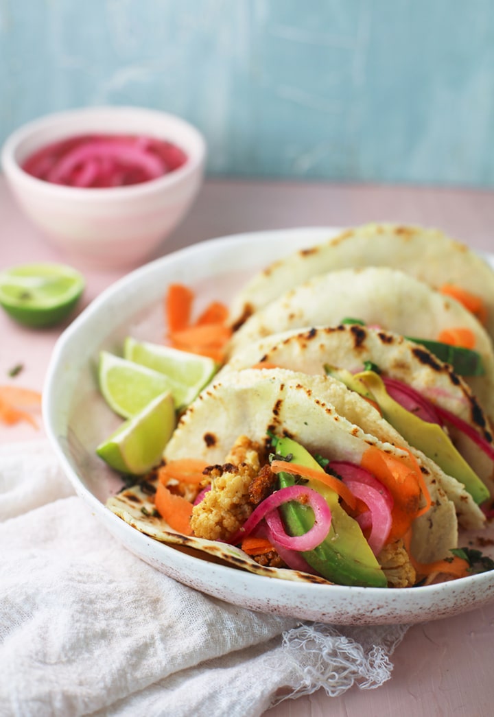 https://cdn.aliceandlois.com/wp-content/uploads/2019/07/cauliflower-tacos-recipe-5.jpg