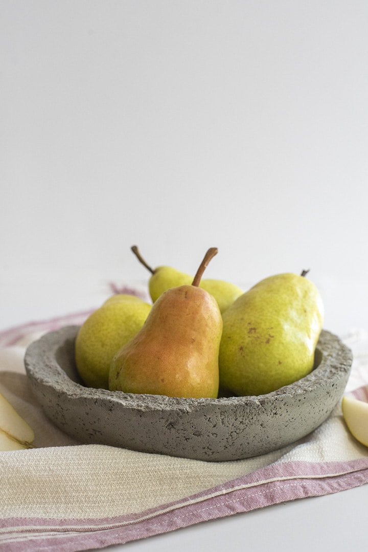 Make this easy DIY concrete bowl.