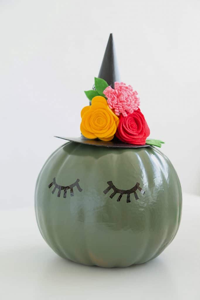 No-Carve Pumpkin Ideas #witch #fun365 #DIY #nocarvepumpkin #halloween