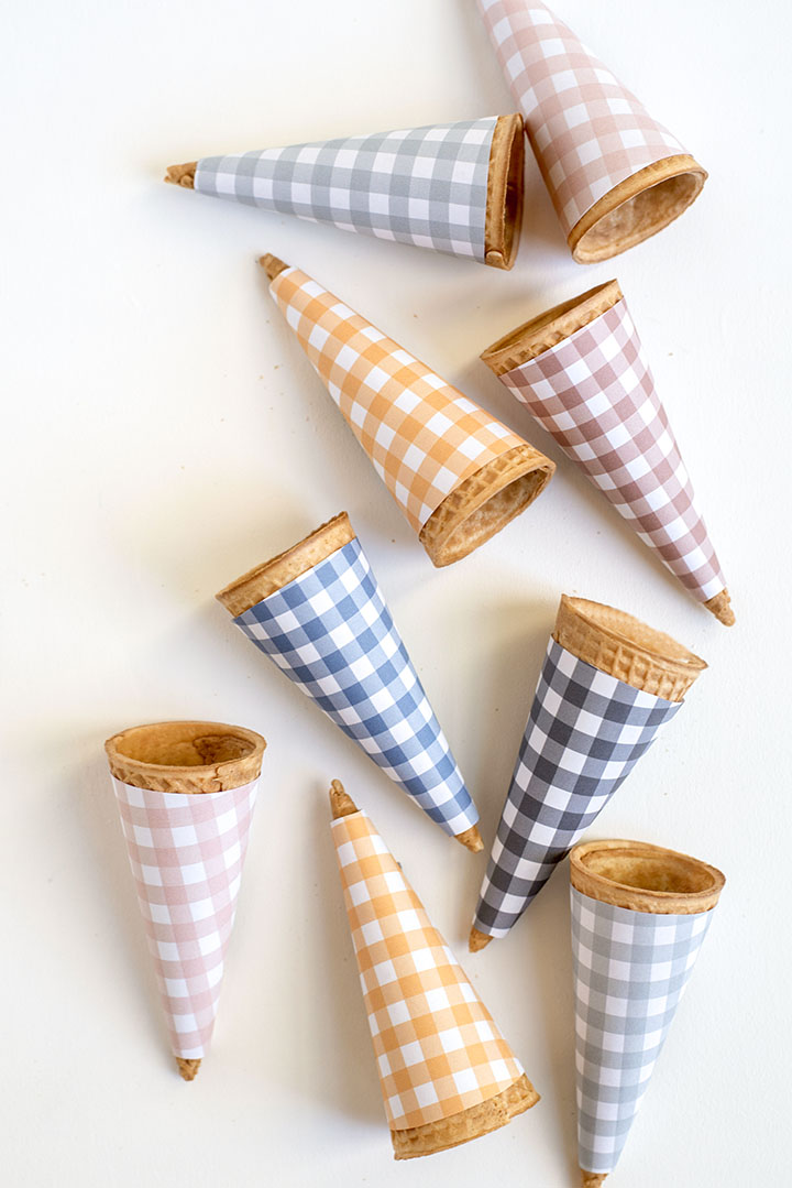 https://cdn.aliceandlois.com/wp-content/uploads/2021/06/free-printable-gingham-ice-cream-cone-wrappers-5.jpg