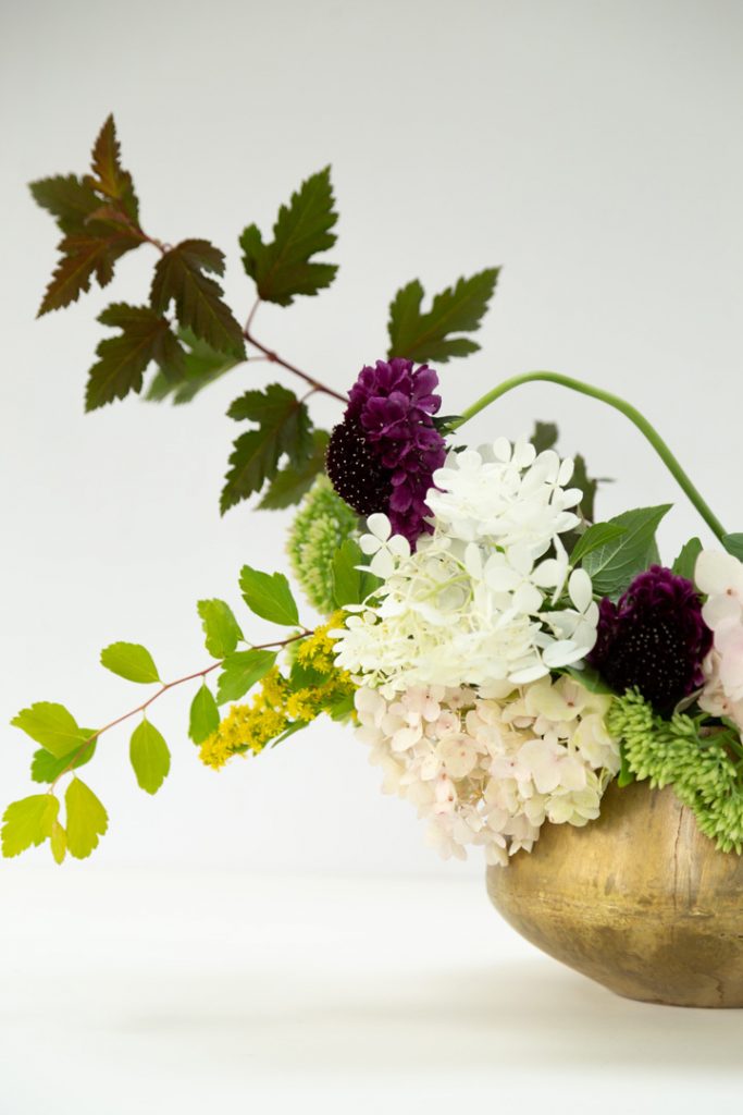 modern flower arrangement 