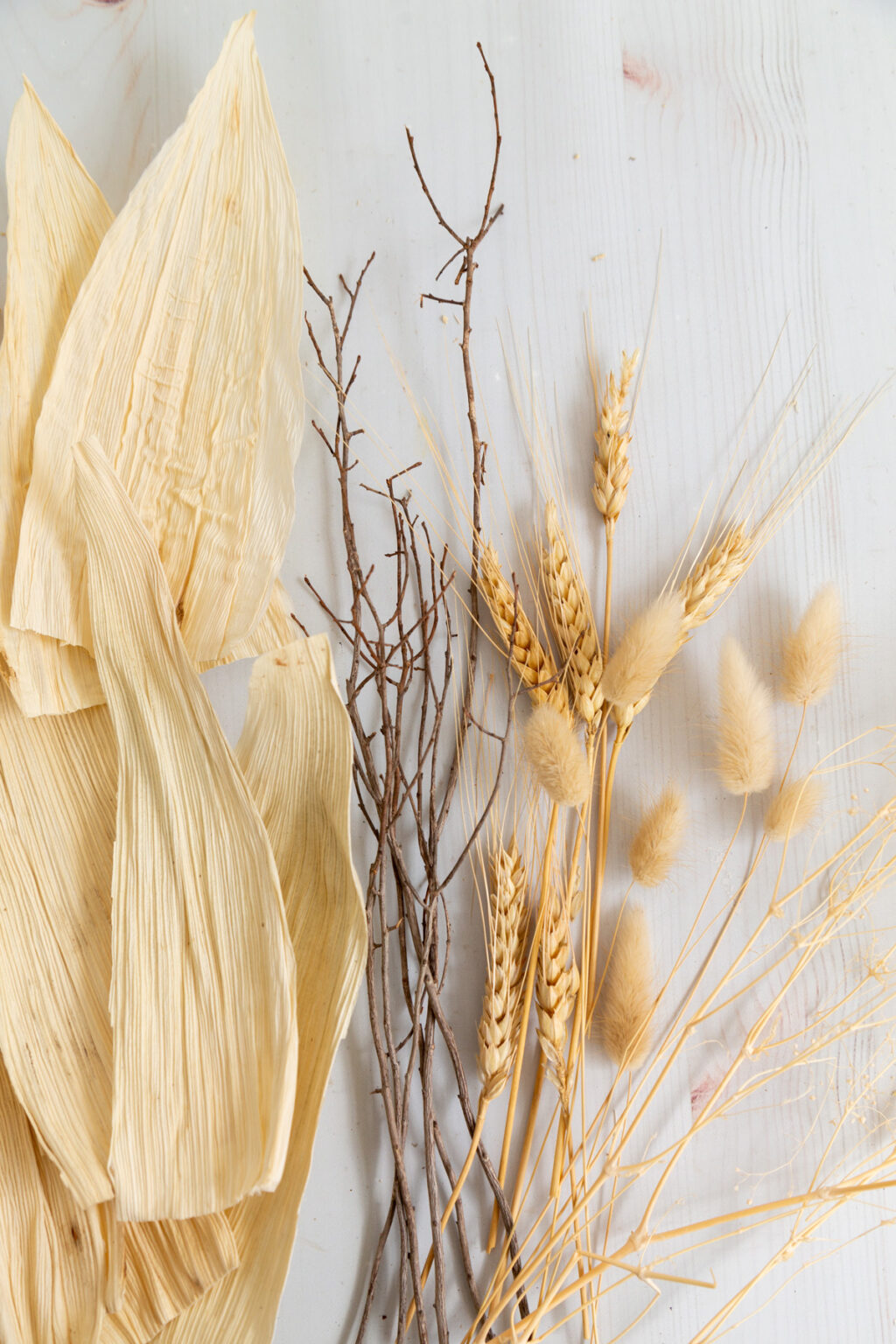 DIY Natural Corn Husk Wreath Alice and Lois