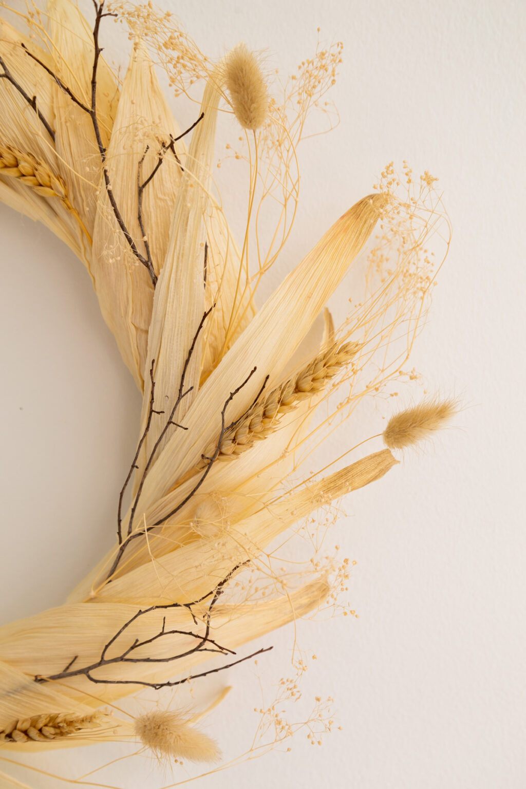 DIY Natural Corn Husk Wreath Alice and Lois