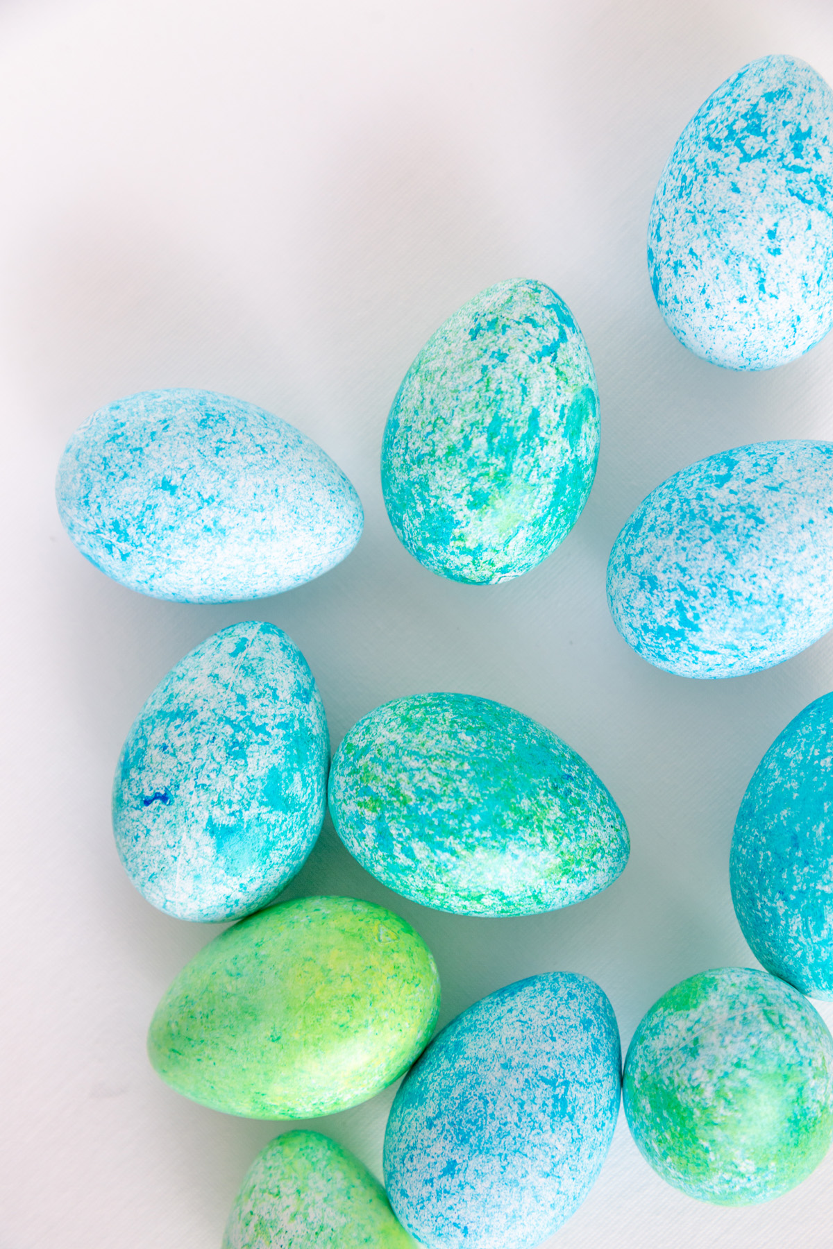 DIY speckled easter eggs